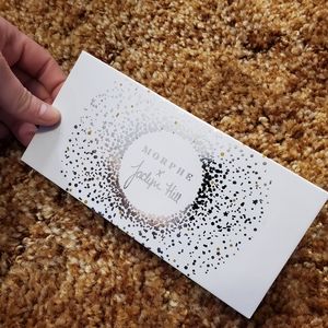 MorphexJaclyn Hill Eyeshadow palette